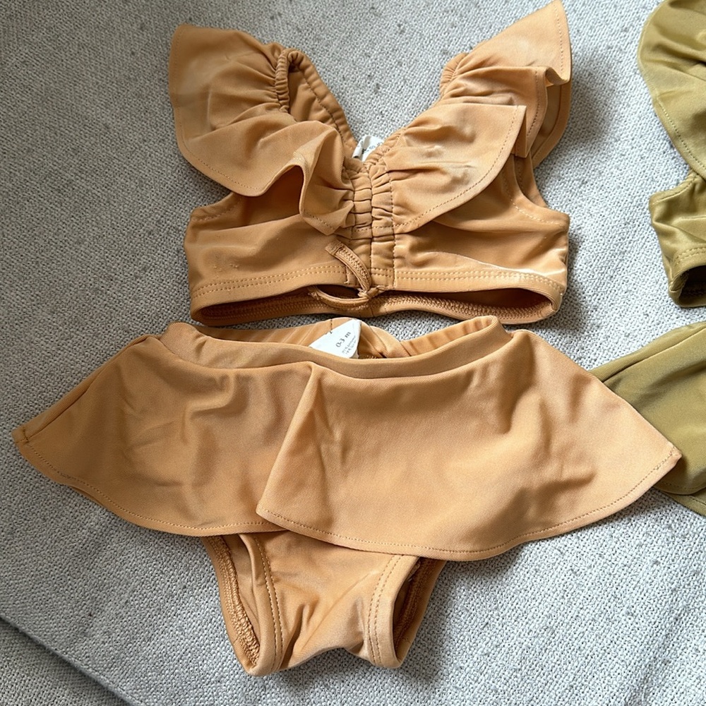 Matching bikini set - Picture 2 of 5